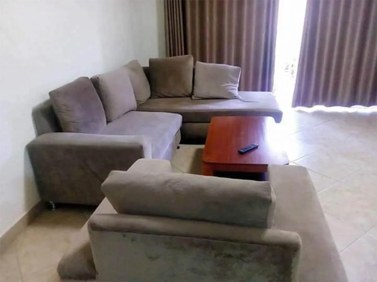A Wonderful Apartment Wail In The Incredible City Of Kampala