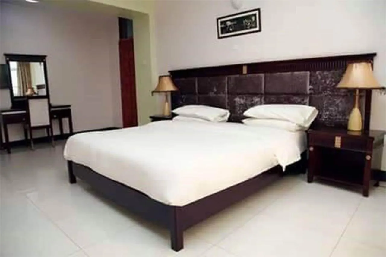A Wonderful Apartment Wail In The Incredible City Of Kampala